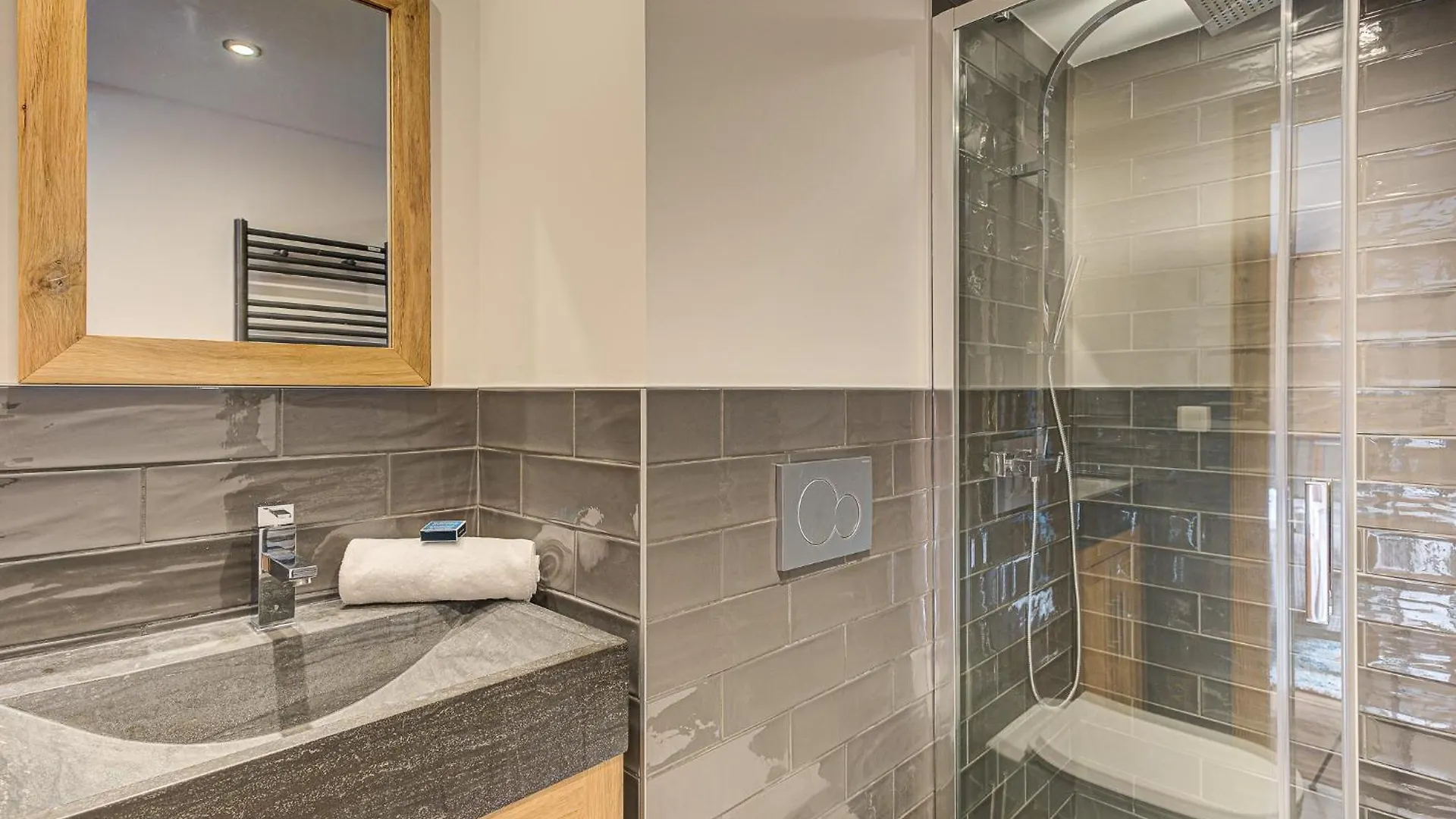 Chalet Arve - Alpes Travel - Chamonix - Sleeps 10
